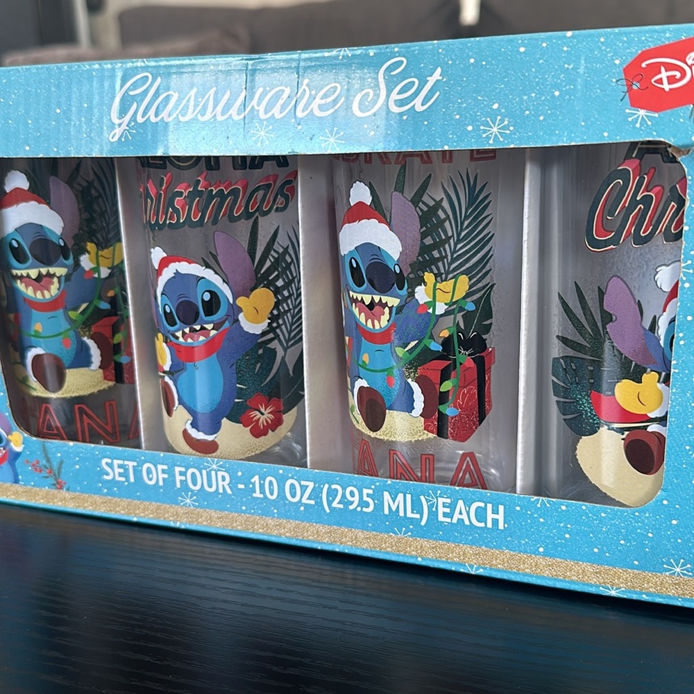 Disney Stitch Christmas Holiday Glassware Set - Picture 2 of 3